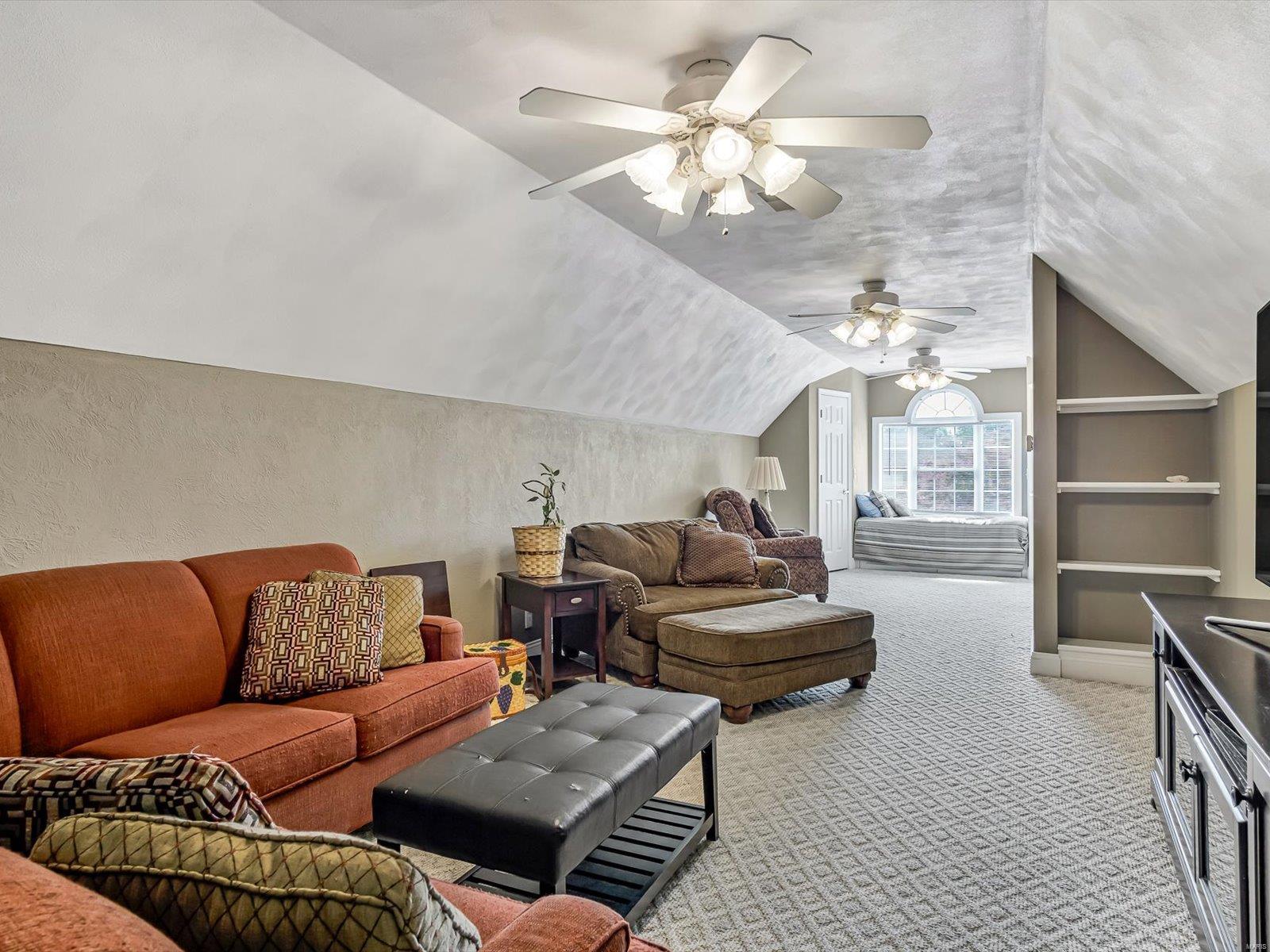 6 Country Lakes Lane