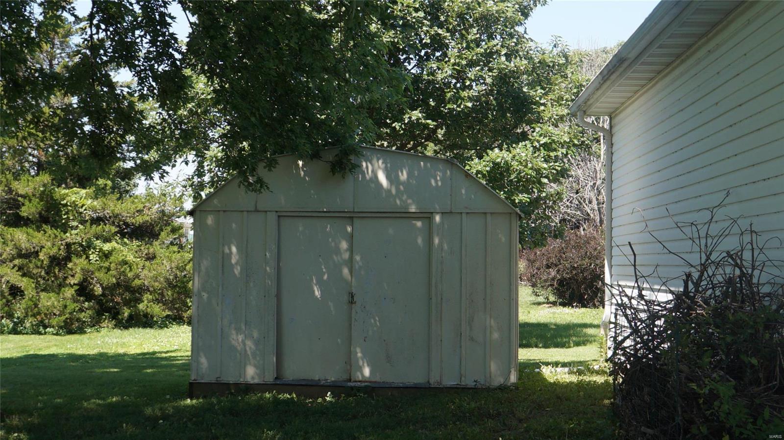 226 E Harrisonville Drive