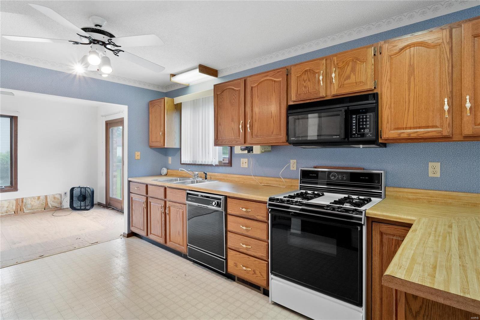 8718 Le Pere School Road