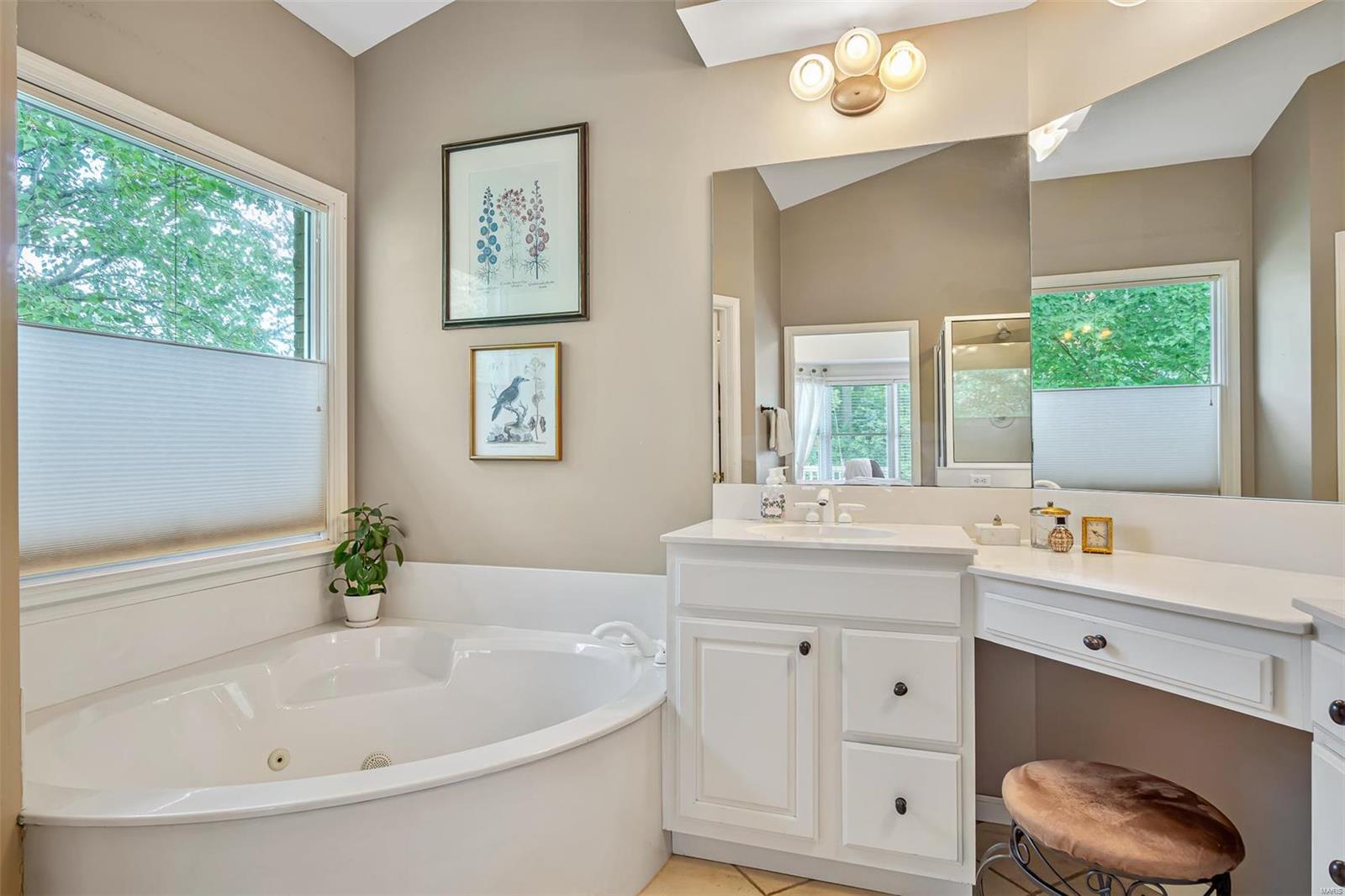 1716 10th Fairway Drive