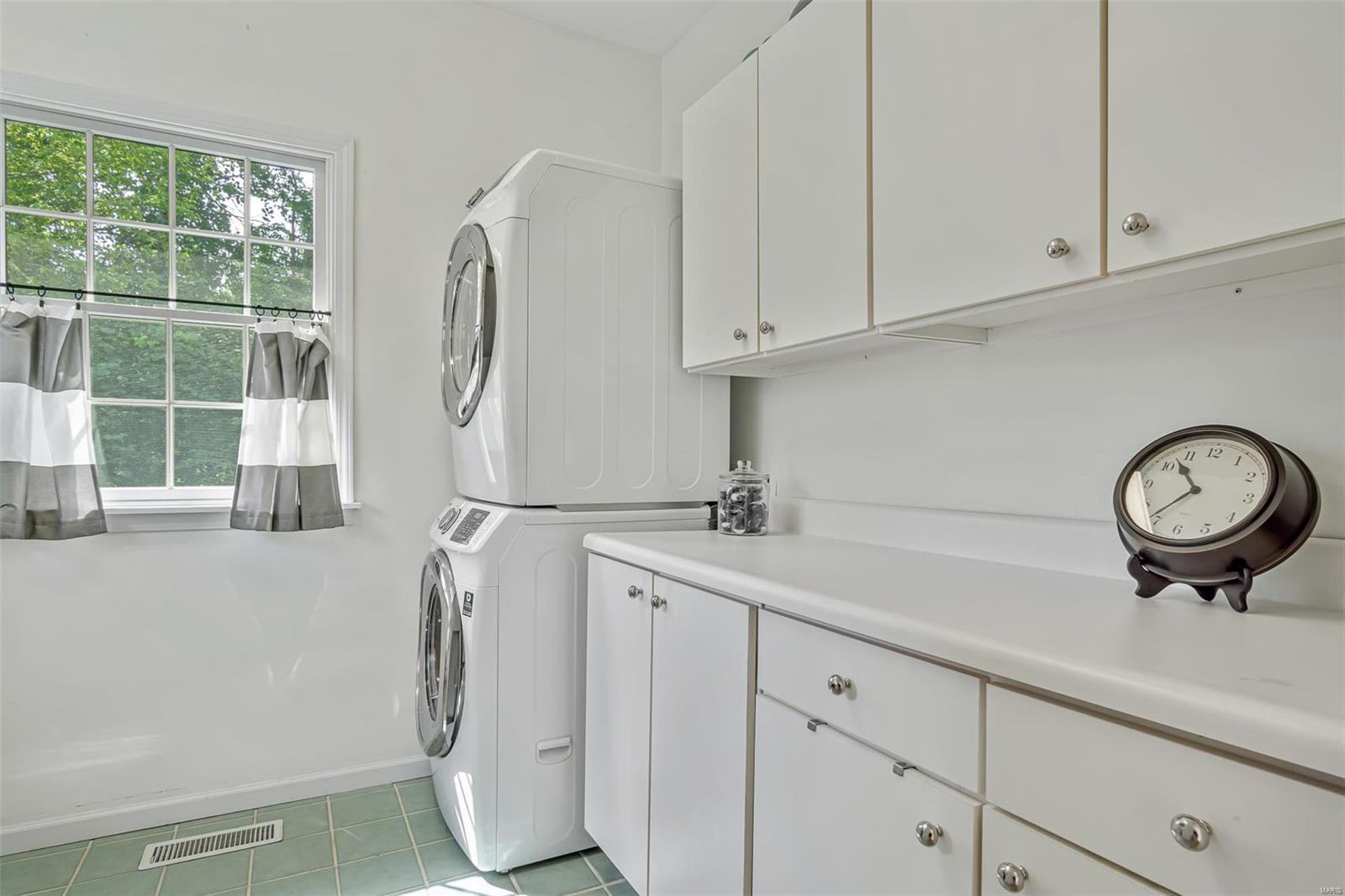 1716 10th Fairway Drive