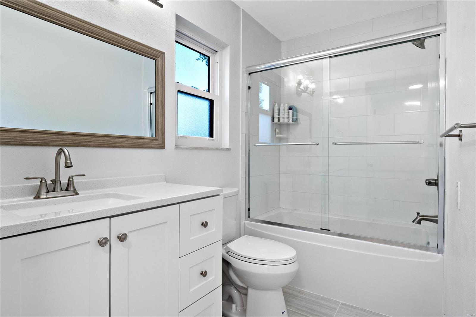 1106 N SMILEY Street