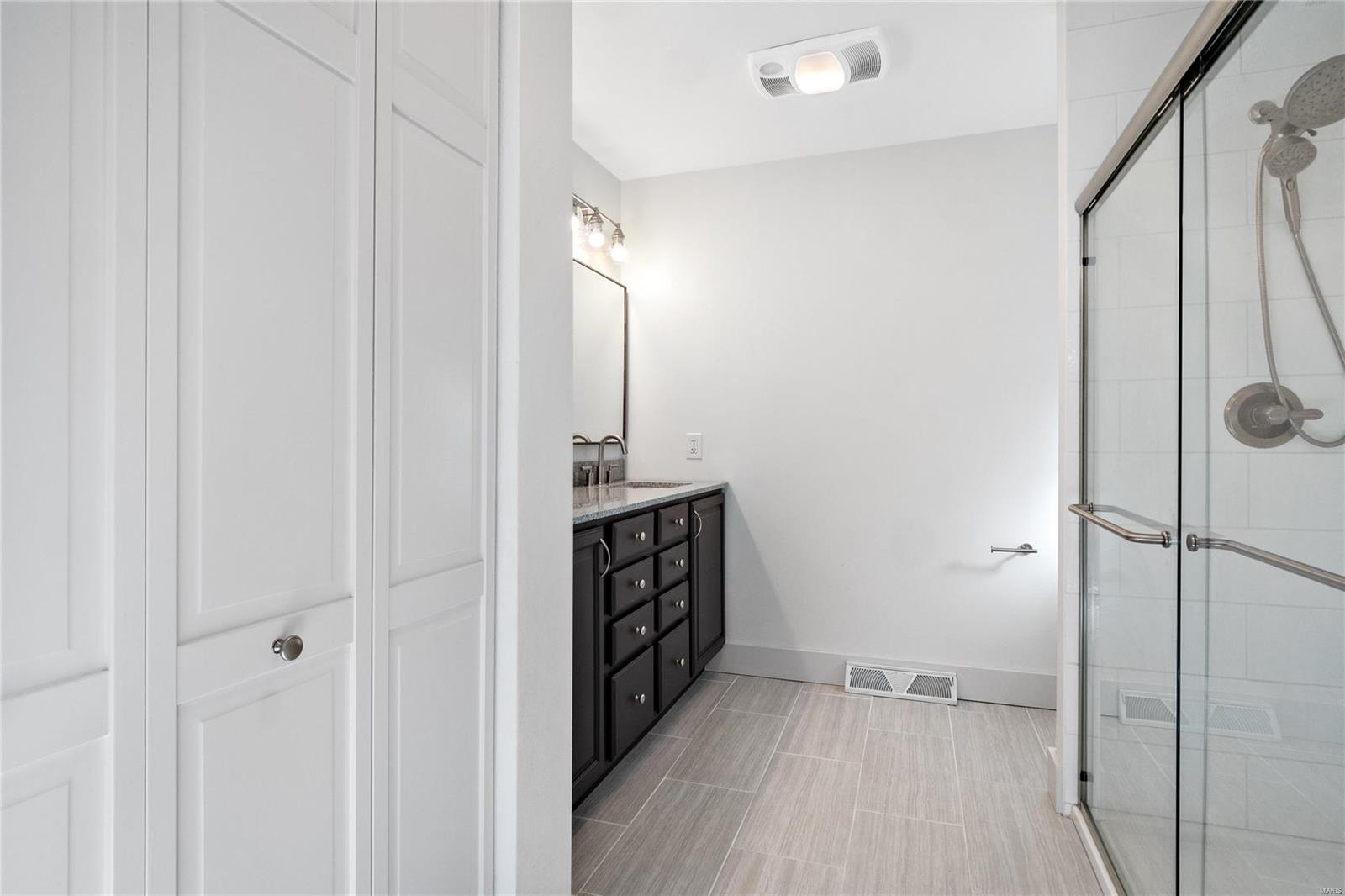 1106 N SMILEY Street