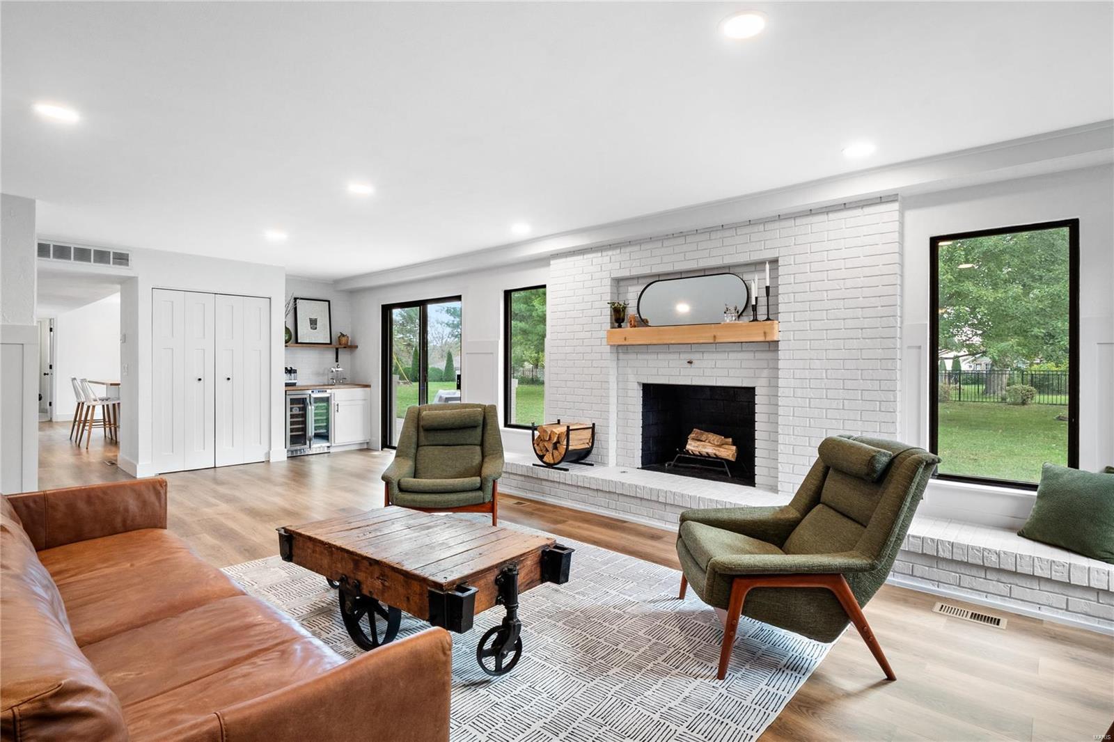 1106 N SMILEY Street