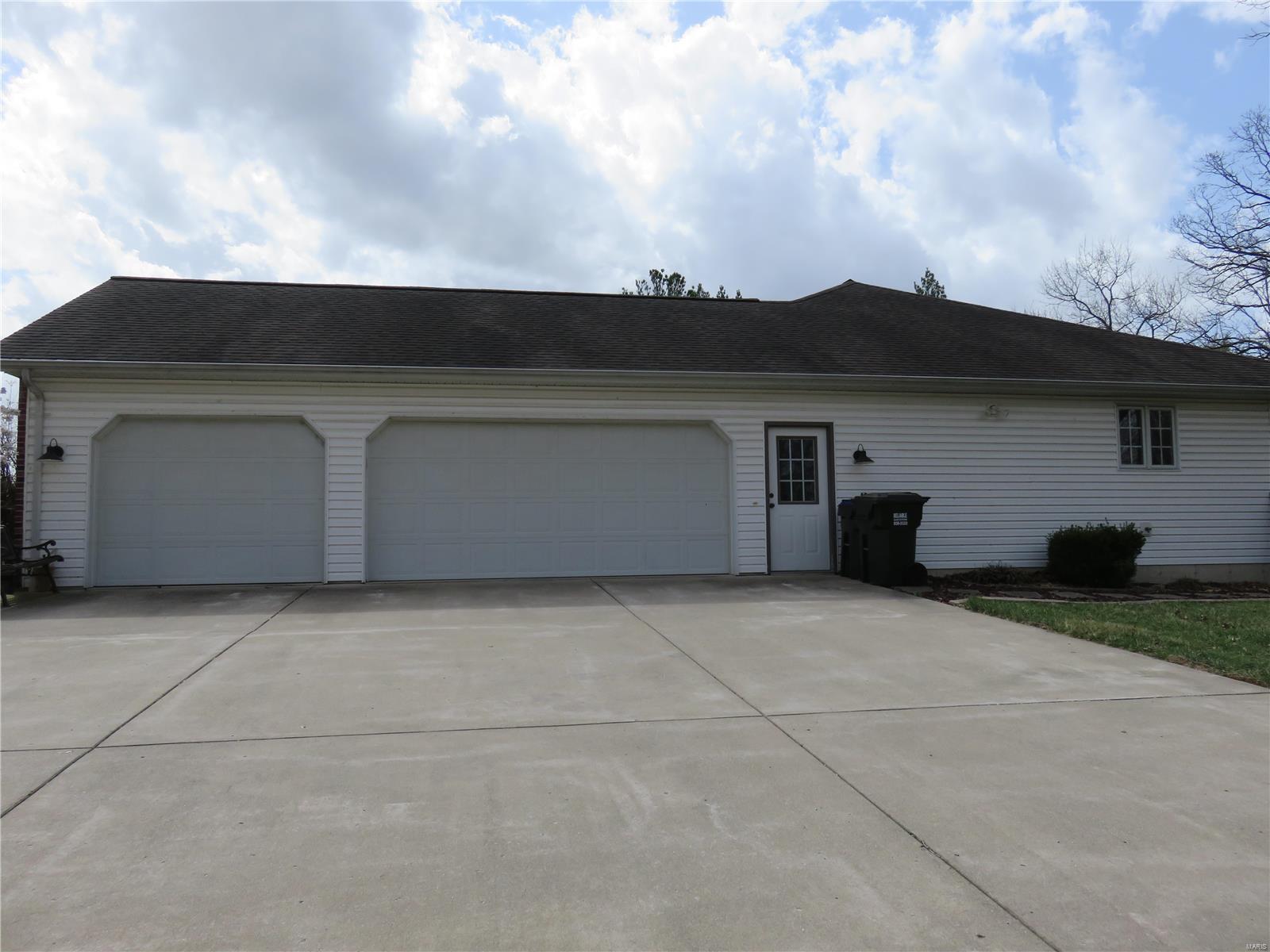 1401 Ridge View Court