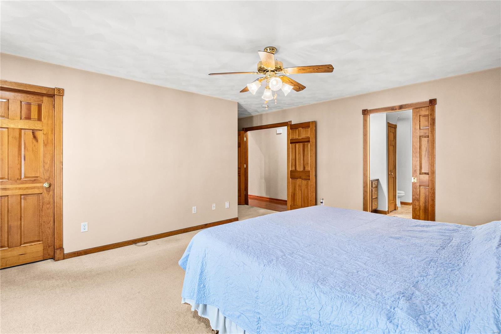 1401 Ridge View Court