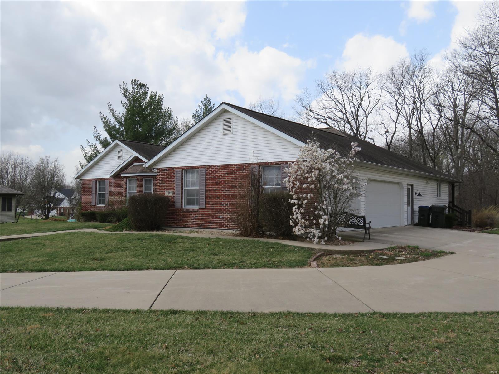 1401 Ridge View Court