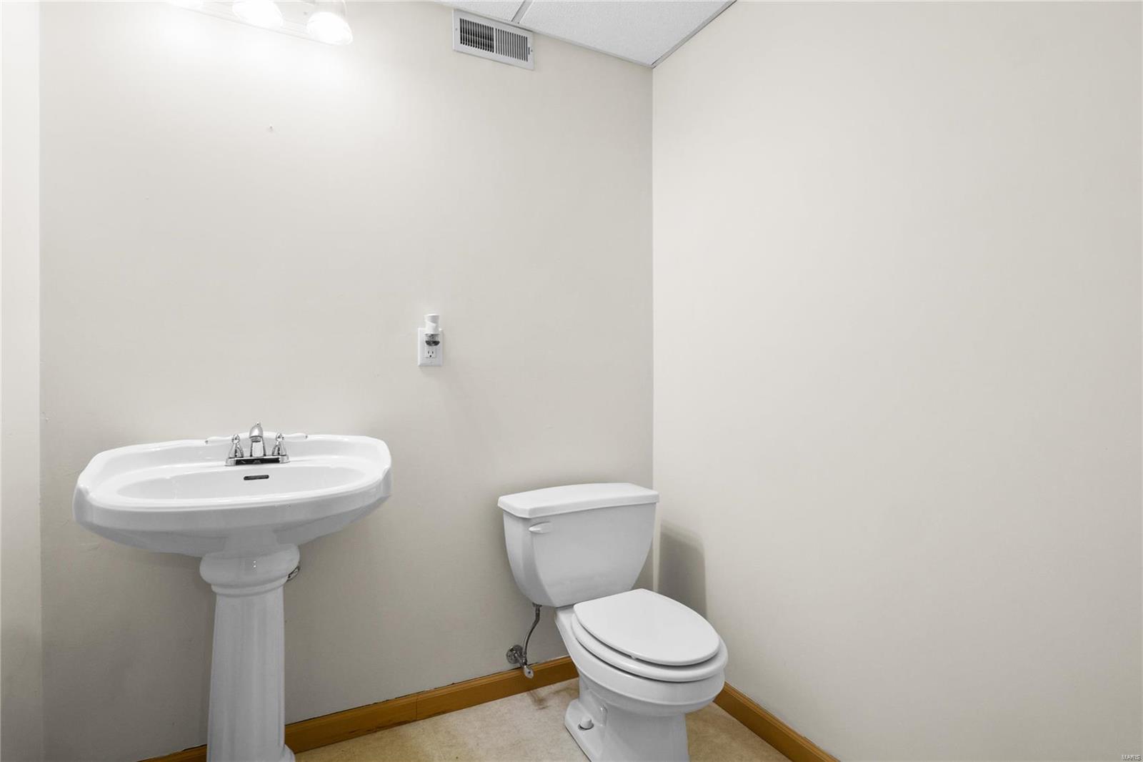 1401 Ridge View Court