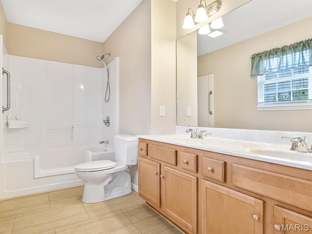 1004 Cottonwood Lane