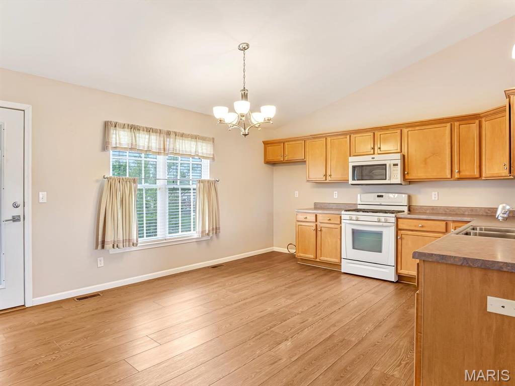 1004 Cottonwood Lane