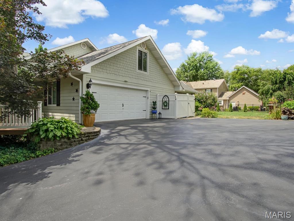 401 John Henry Street