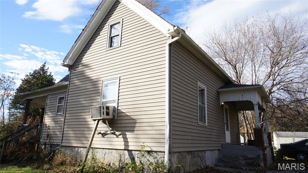 1801 Roosevelt Avenue