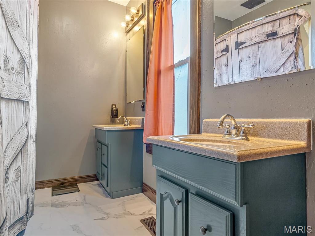 200 N Jackson Street