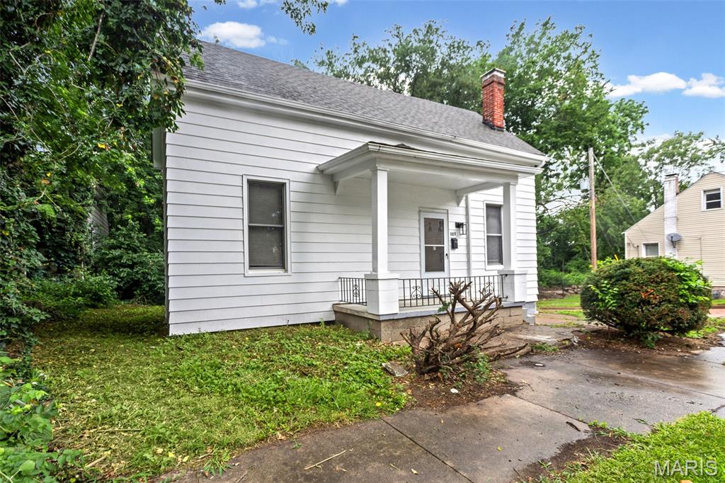327 N 1st Street
