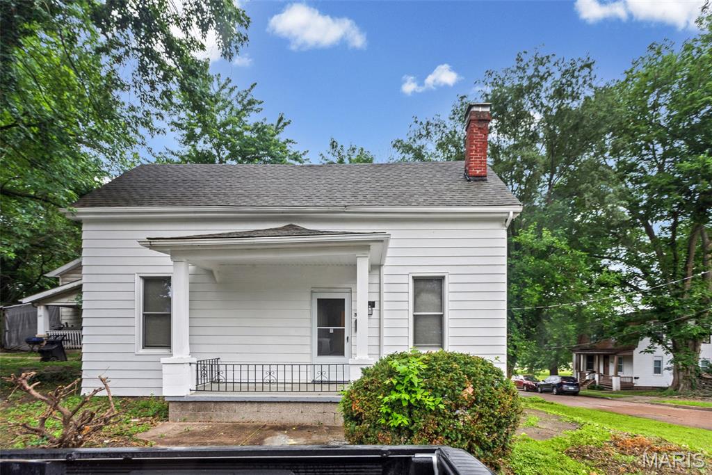 327 N 1st Street