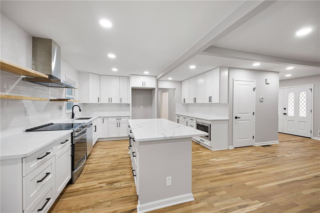 380 Thornwood Drive