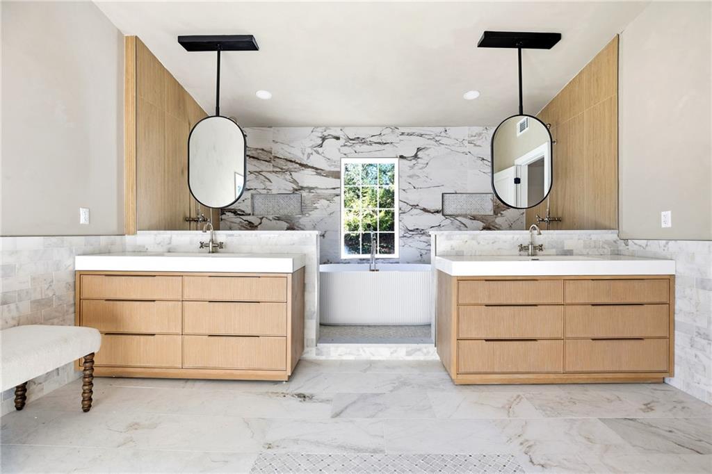 4730 Paran Valley NW