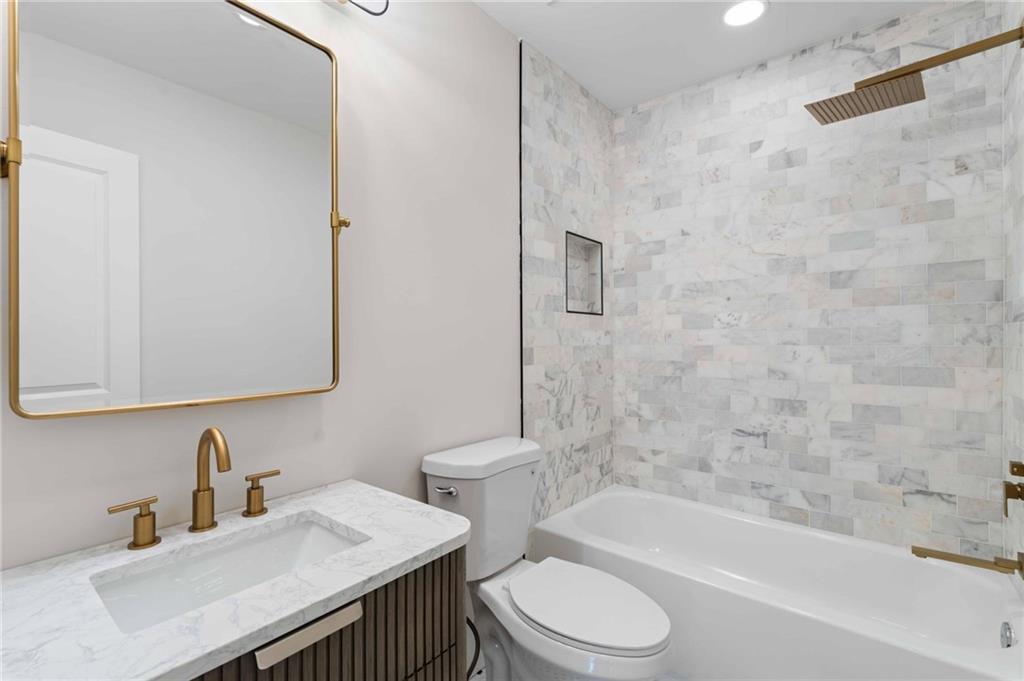 4730 Paran Valley NW