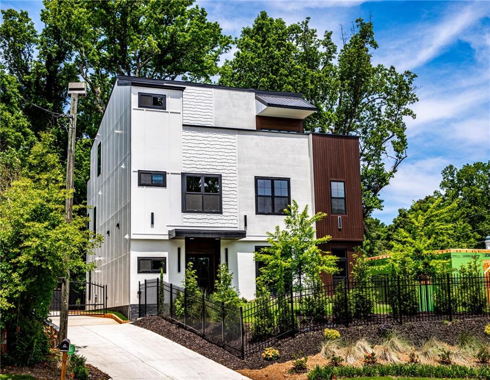 320 Hammond Drive