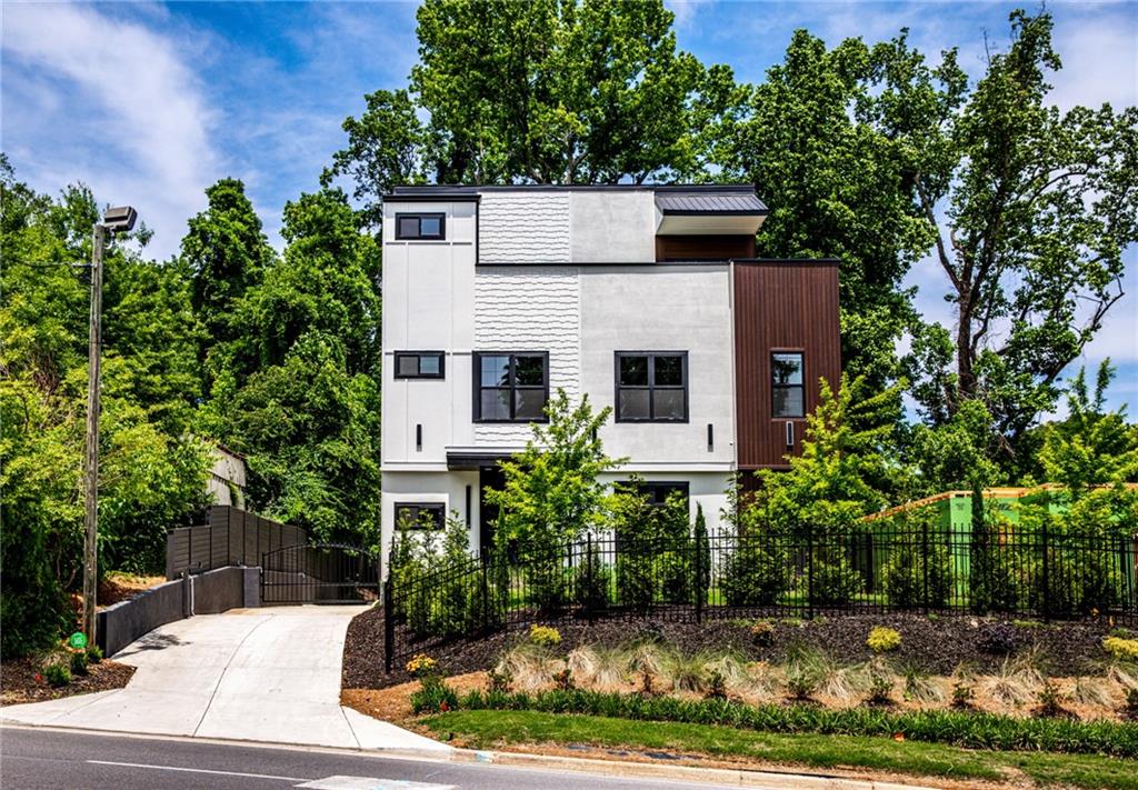 320 Hammond Drive