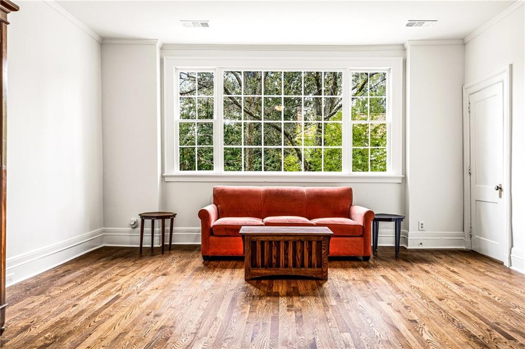 794 Springdale Road NE