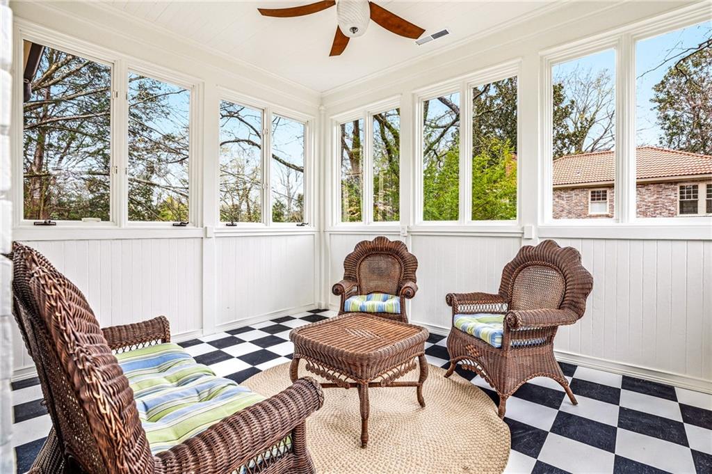 794 Springdale Road NE