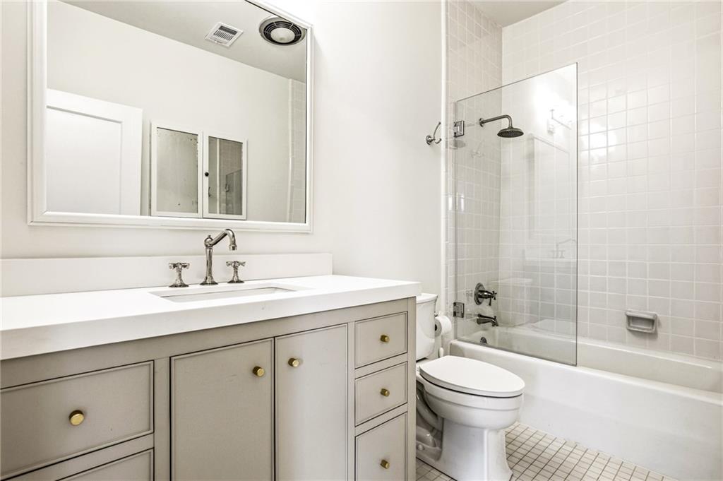 794 Springdale Road NE