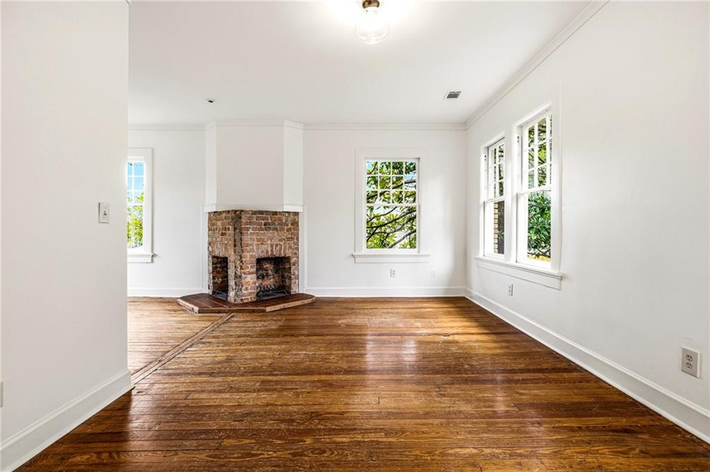 794 Springdale Road NE