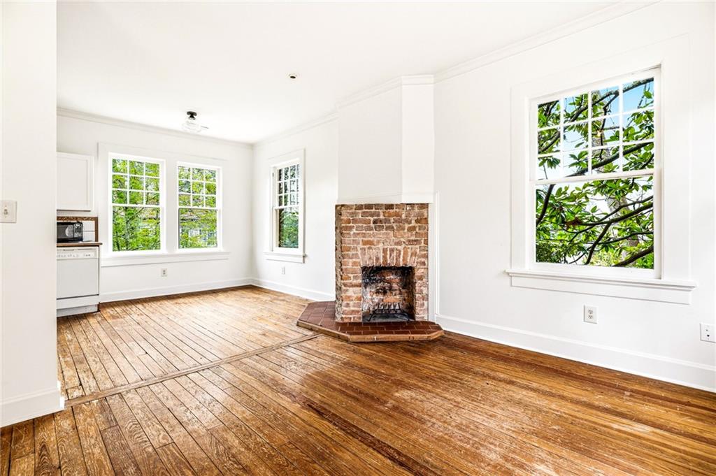 794 Springdale Road NE