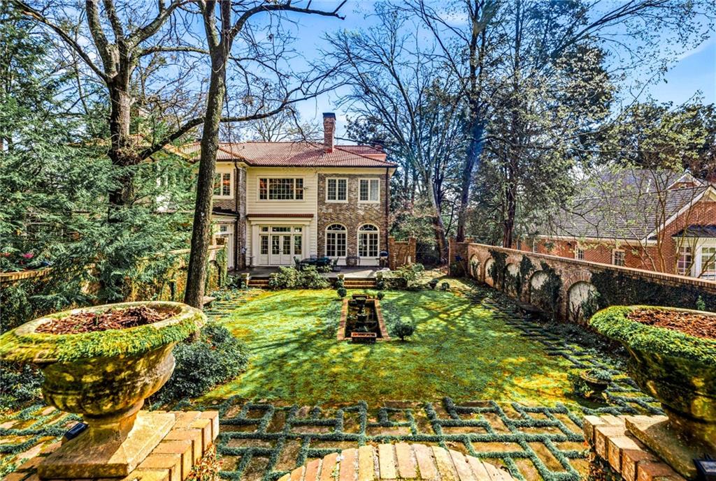 794 Springdale Road NE