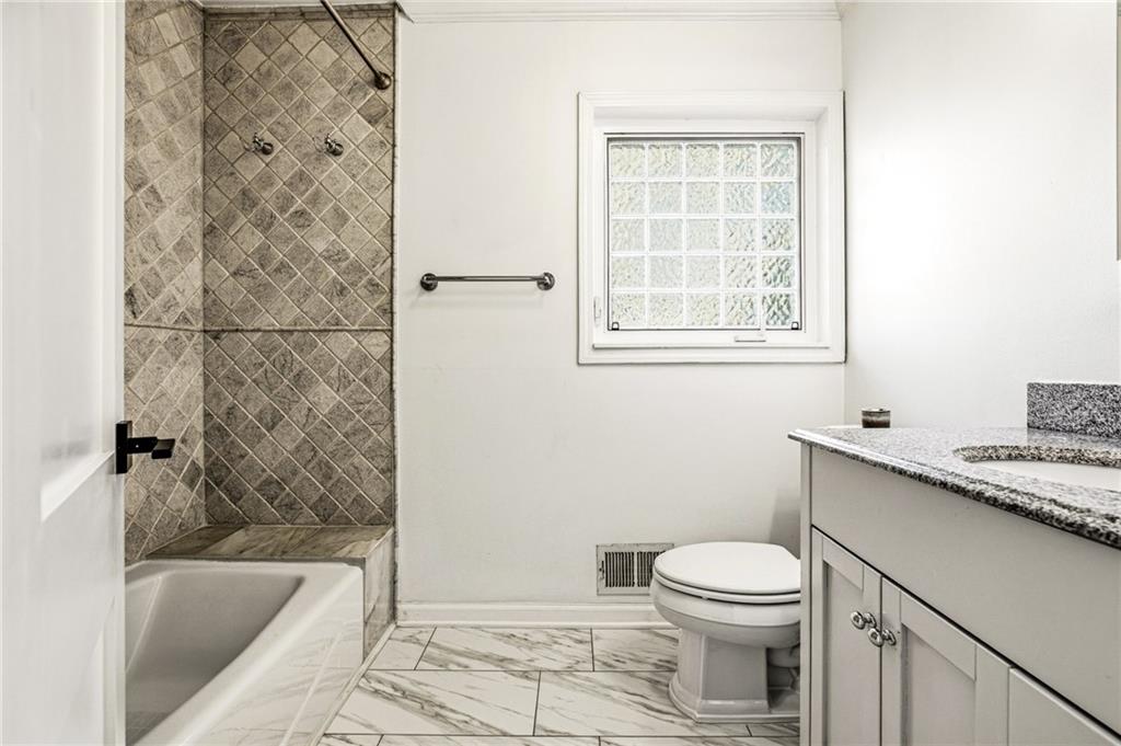 1264 Spring Valley Lane NE