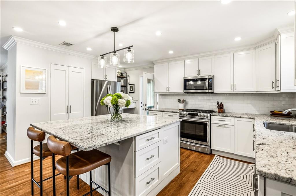 1264 Spring Valley Lane NE