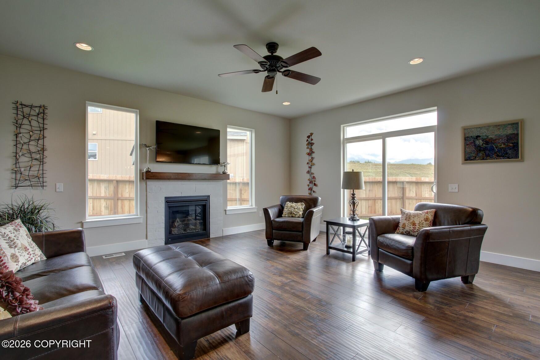 7140 MORAINE Circle