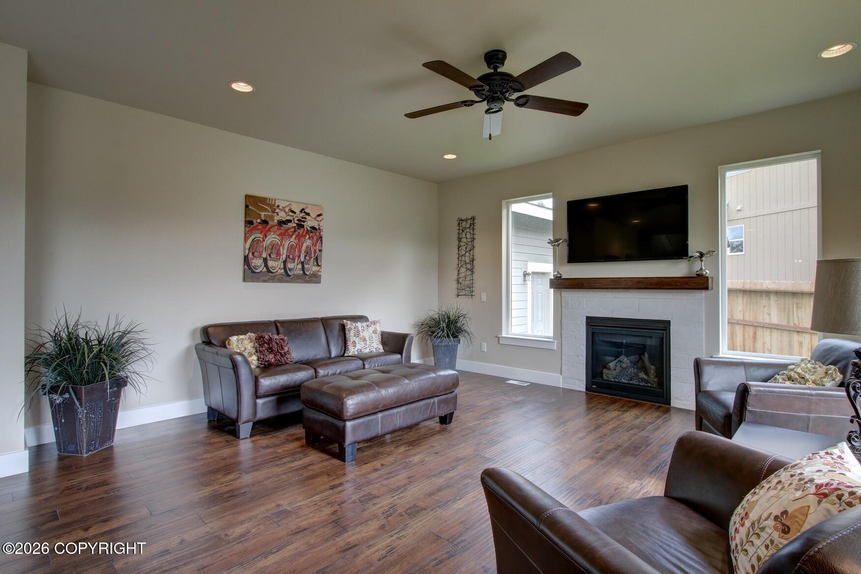 7140 MORAINE Circle