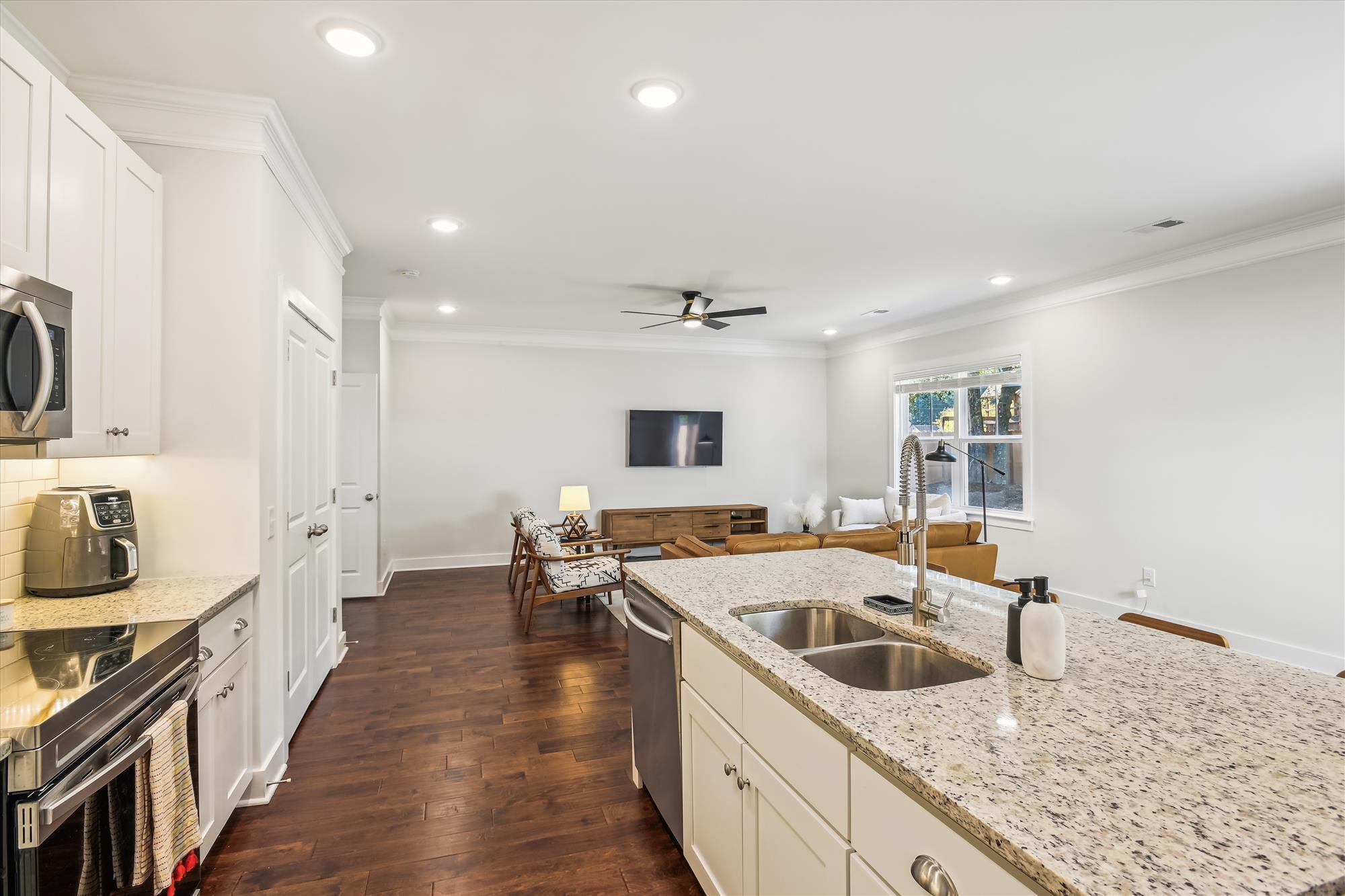 2874 Landed Gentry Way