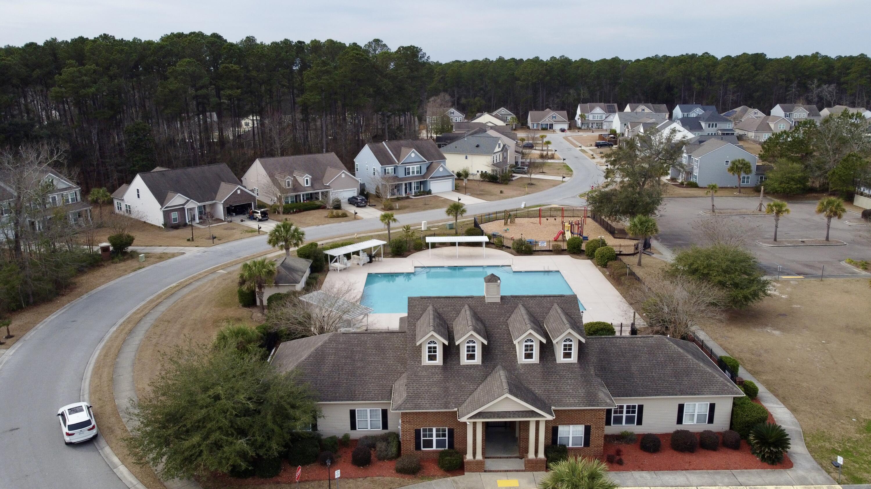 1477 Coopers Hawk Drive