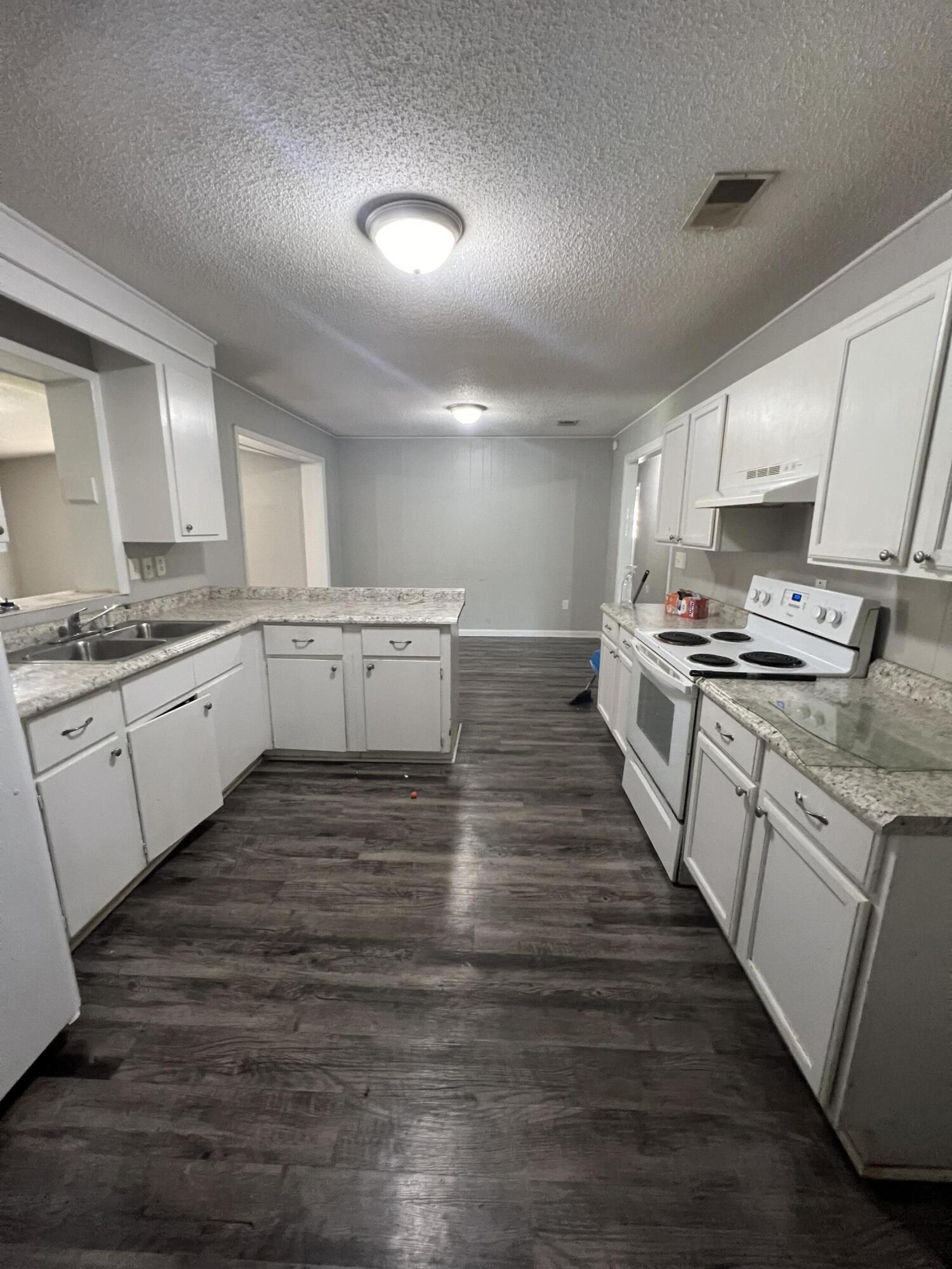 4506 Hardwood Street