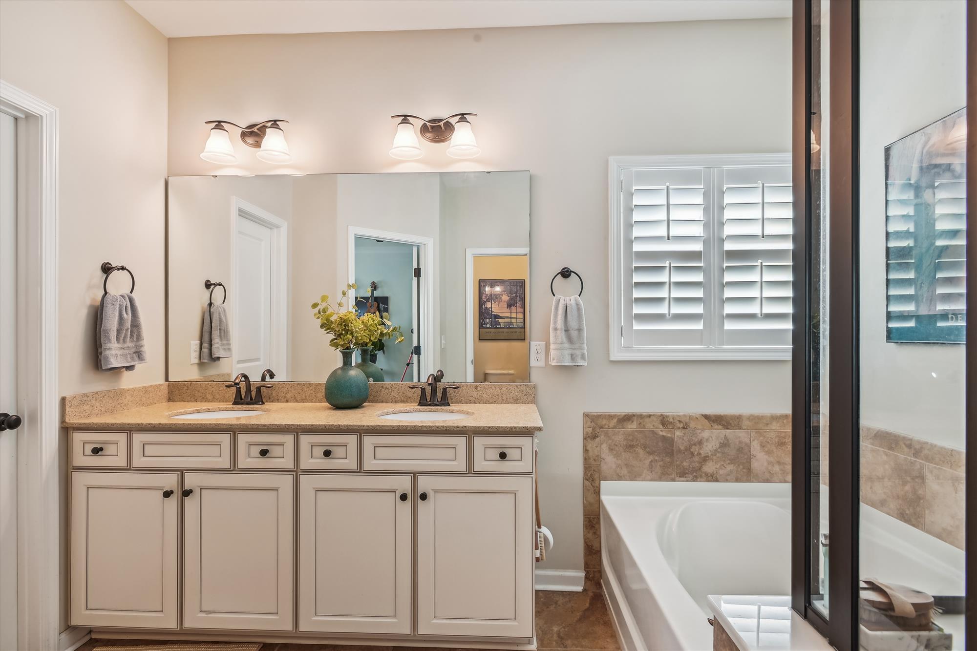 1658 Sparkleberry Lane