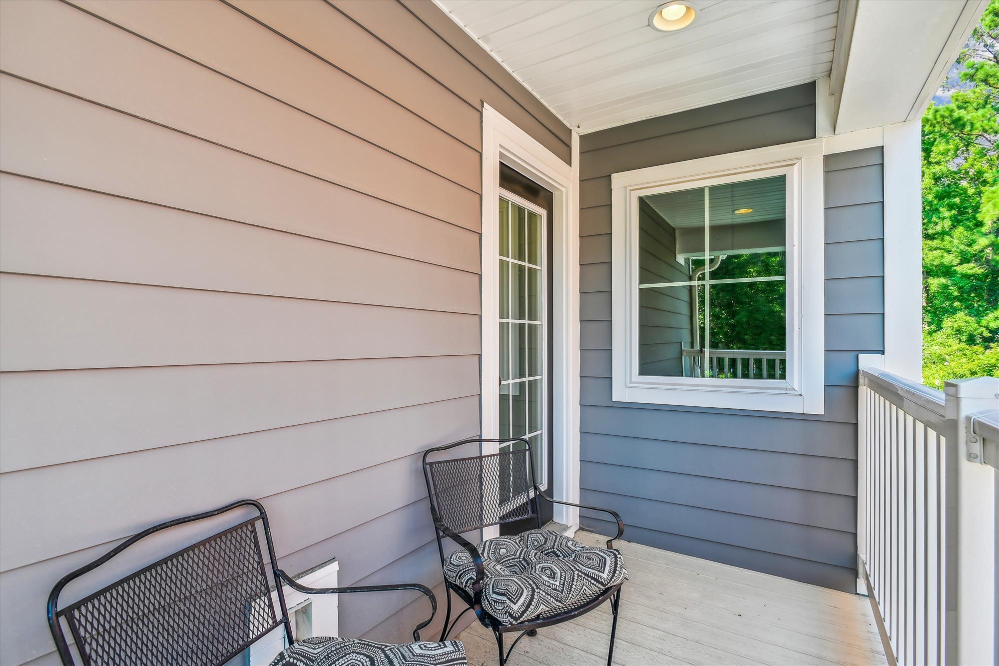 1658 Sparkleberry Lane