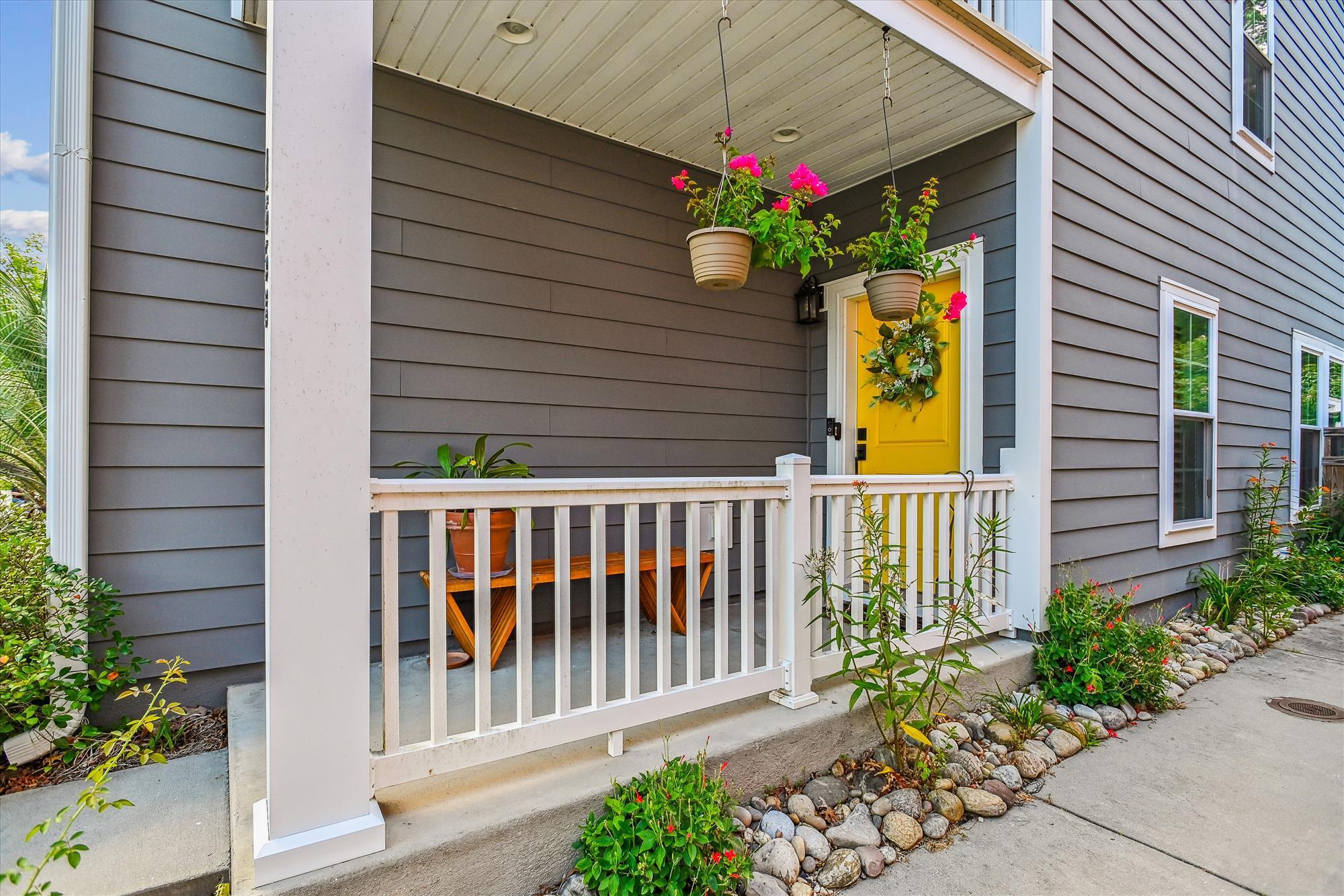 1658 Sparkleberry Lane