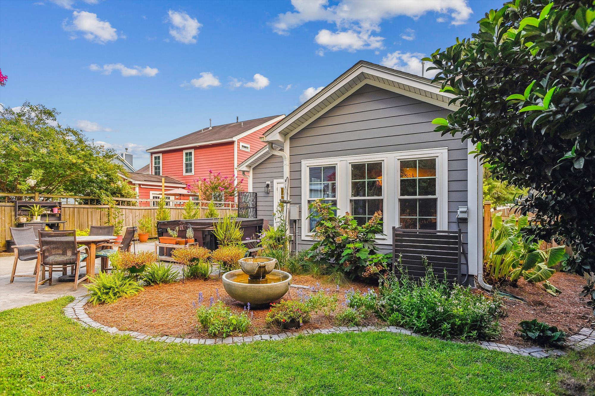 1658 Sparkleberry Lane