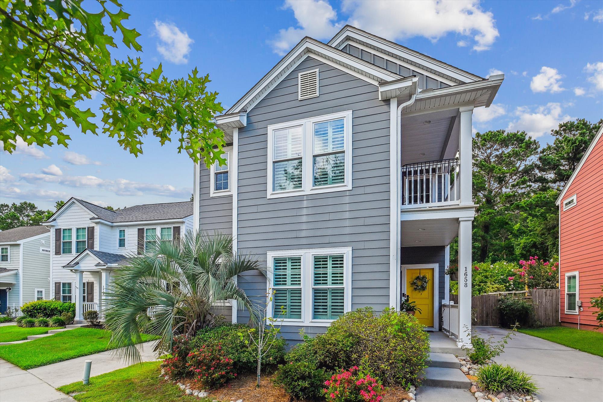 1658 Sparkleberry Lane