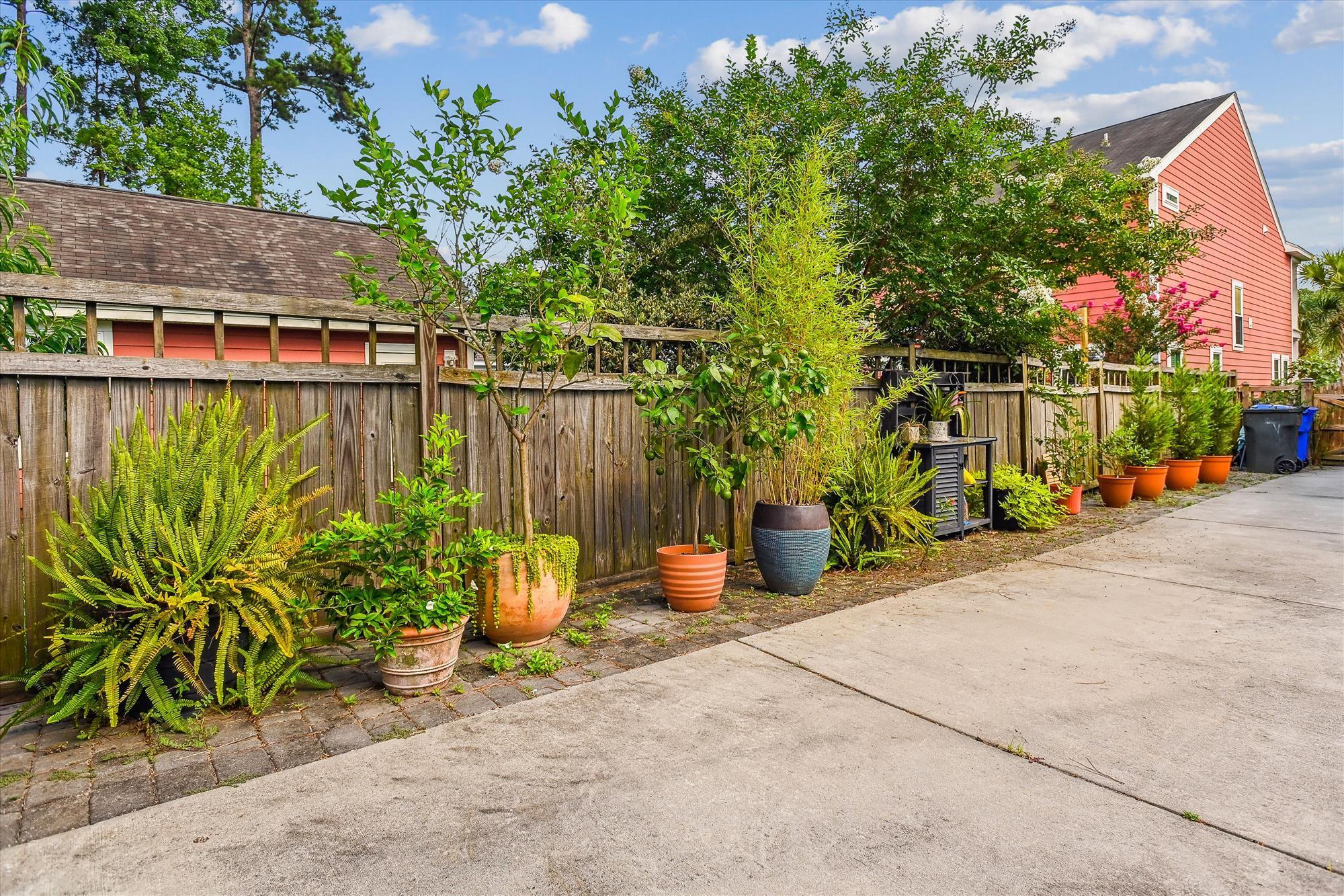 1658 Sparkleberry Lane