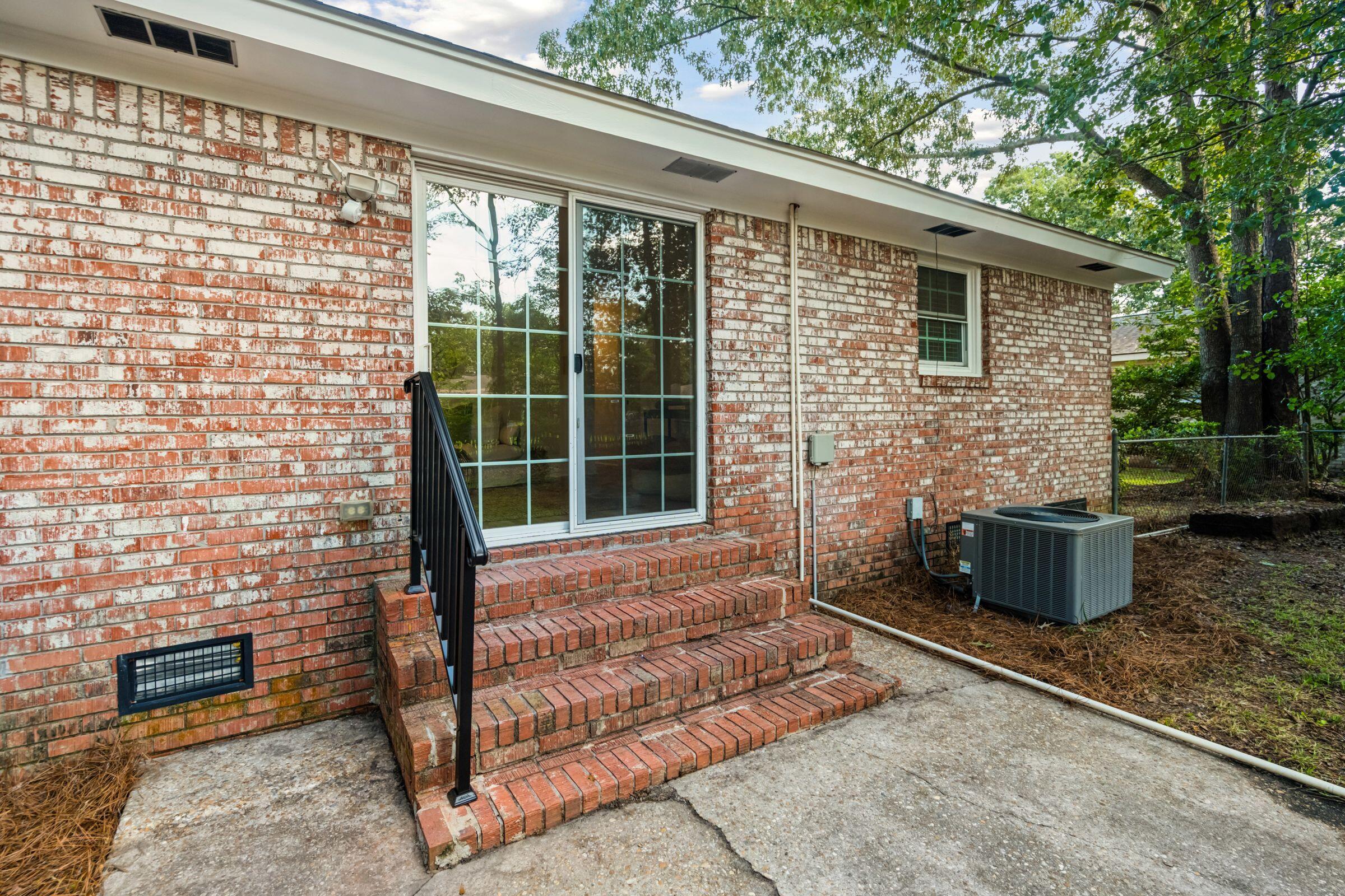 111 Saint James Boulevard