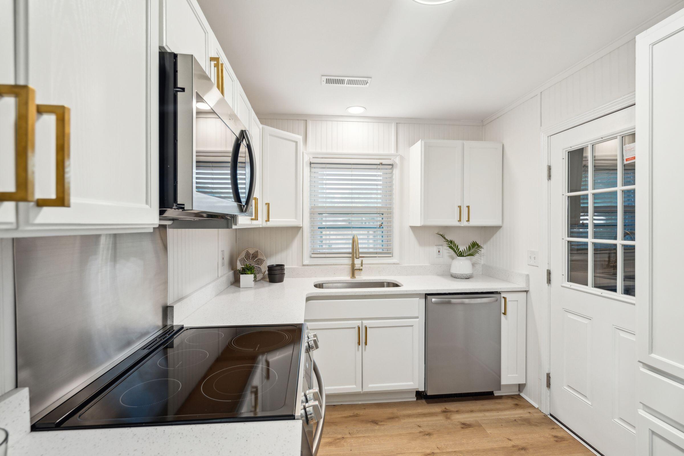 111 Saint James Boulevard