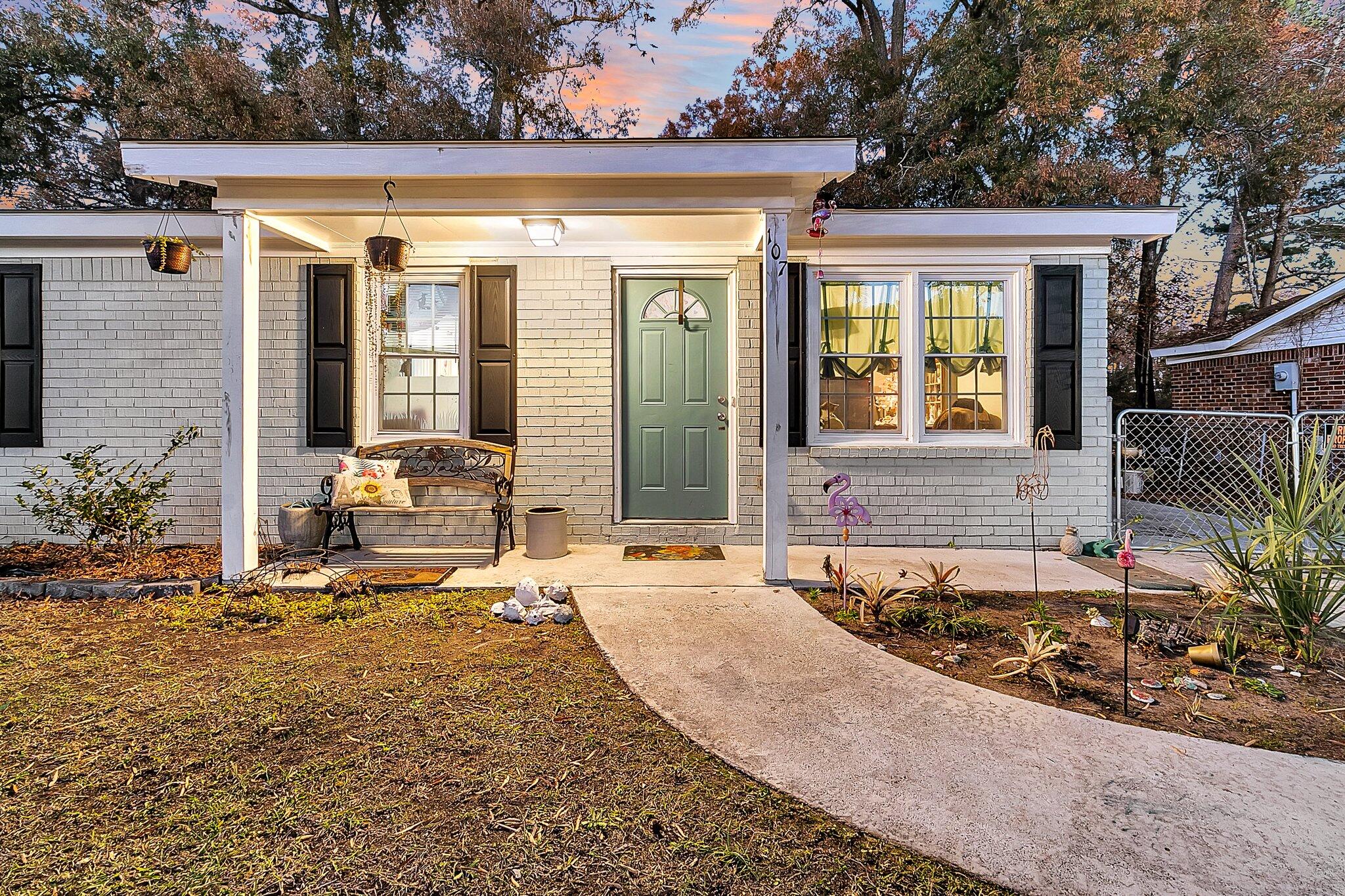 107 Dorchester Manor Boulevard