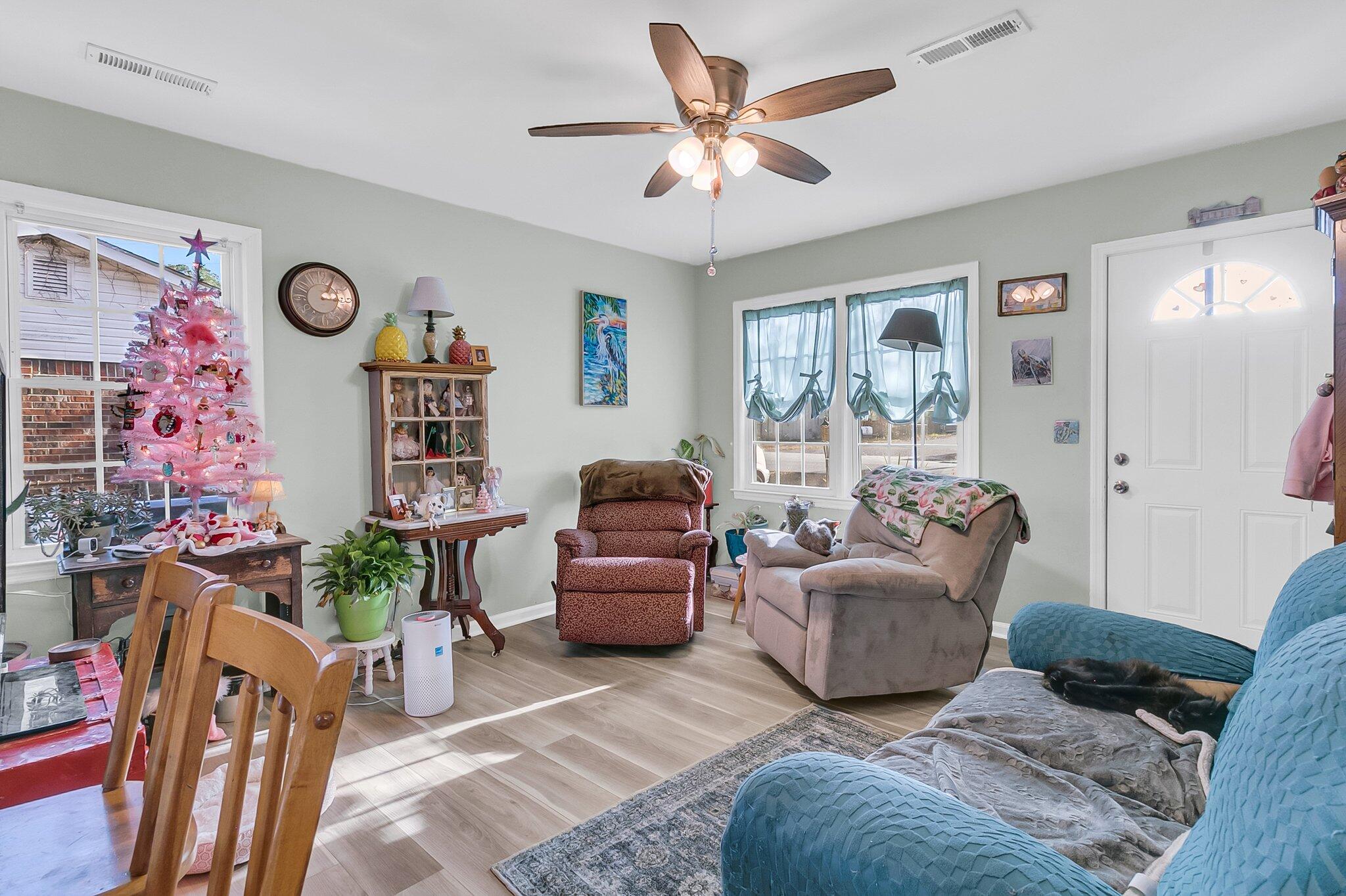 107 Dorchester Manor Boulevard