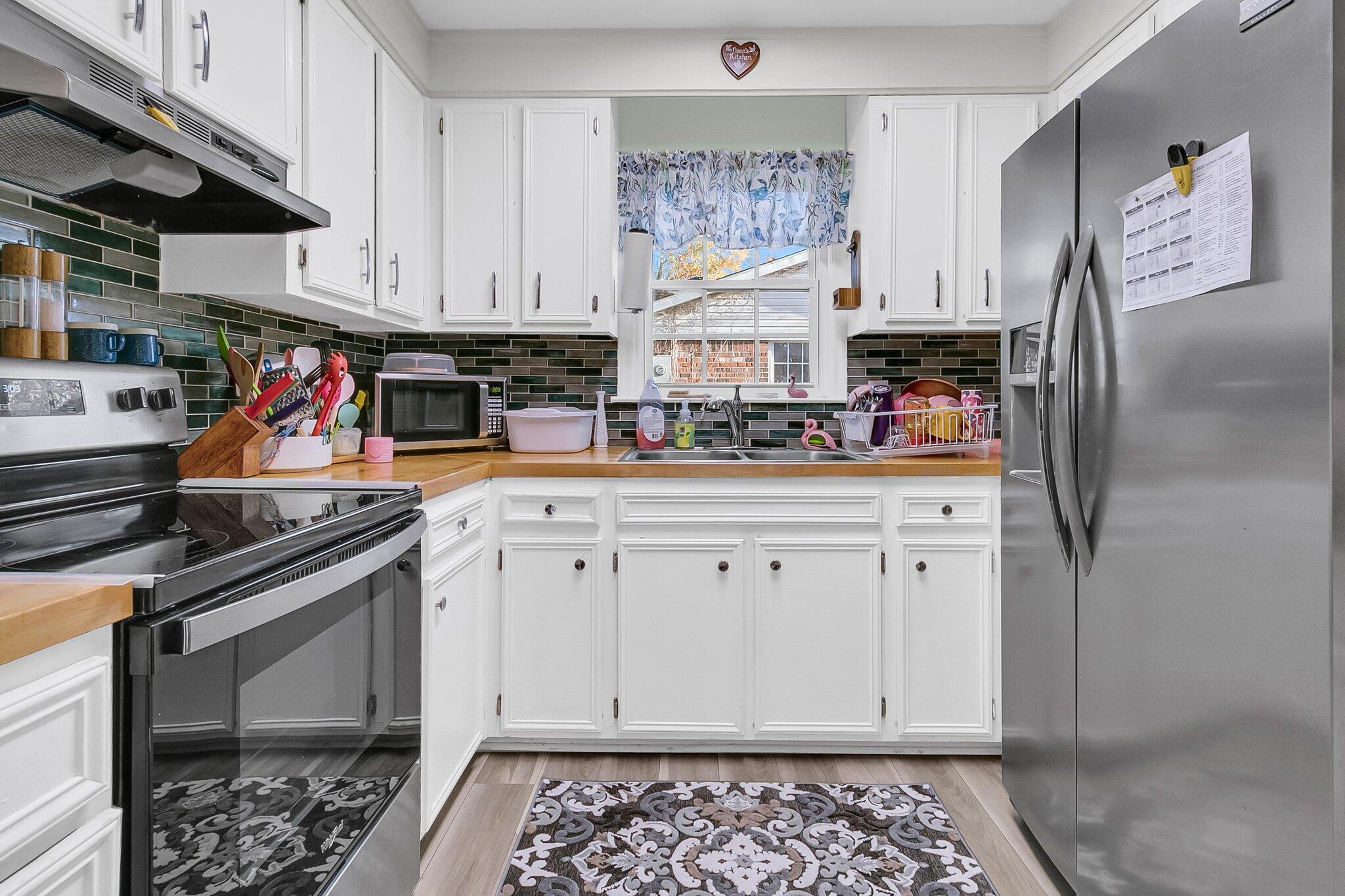 107 Dorchester Manor Boulevard