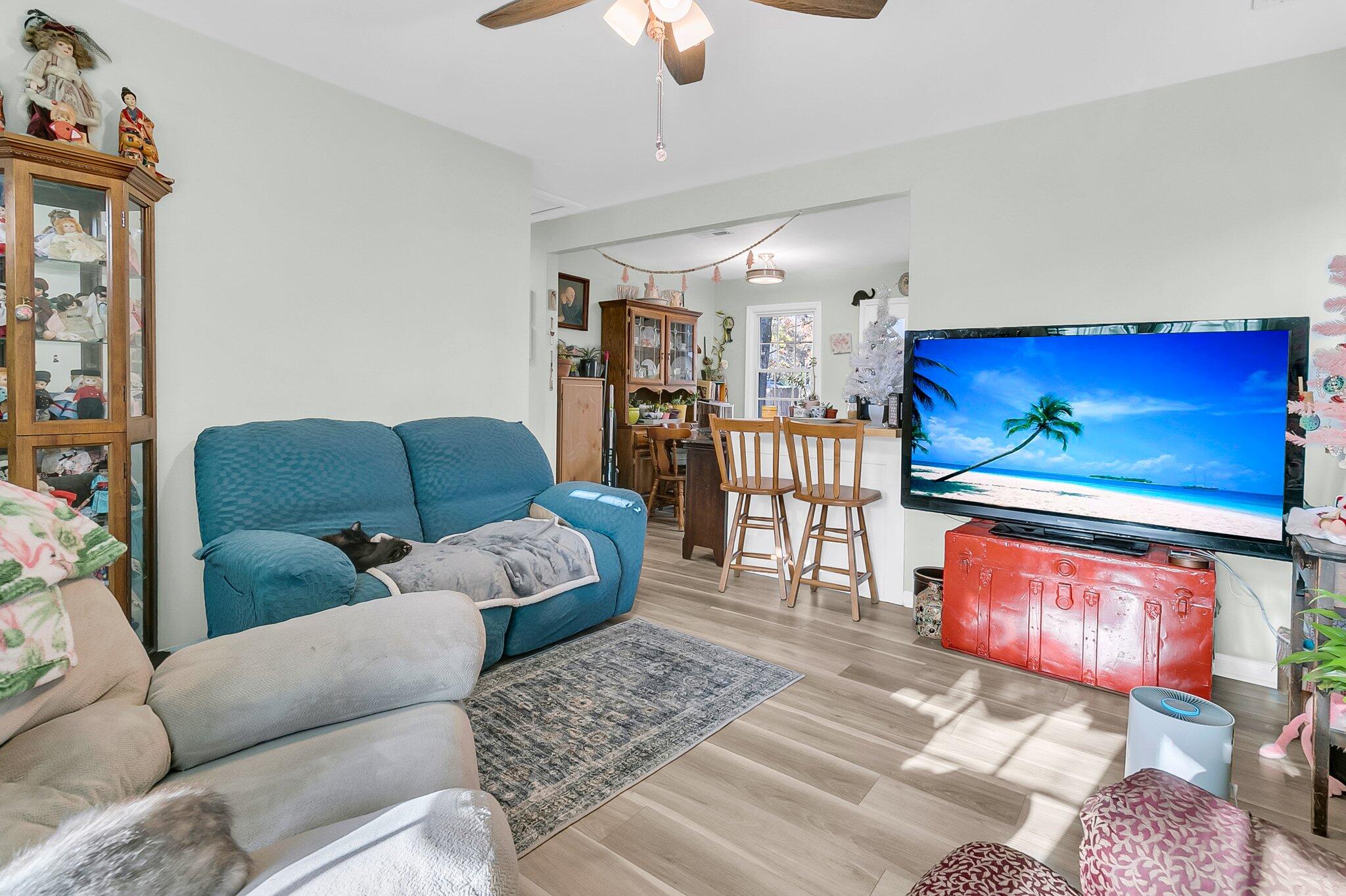 107 Dorchester Manor Boulevard