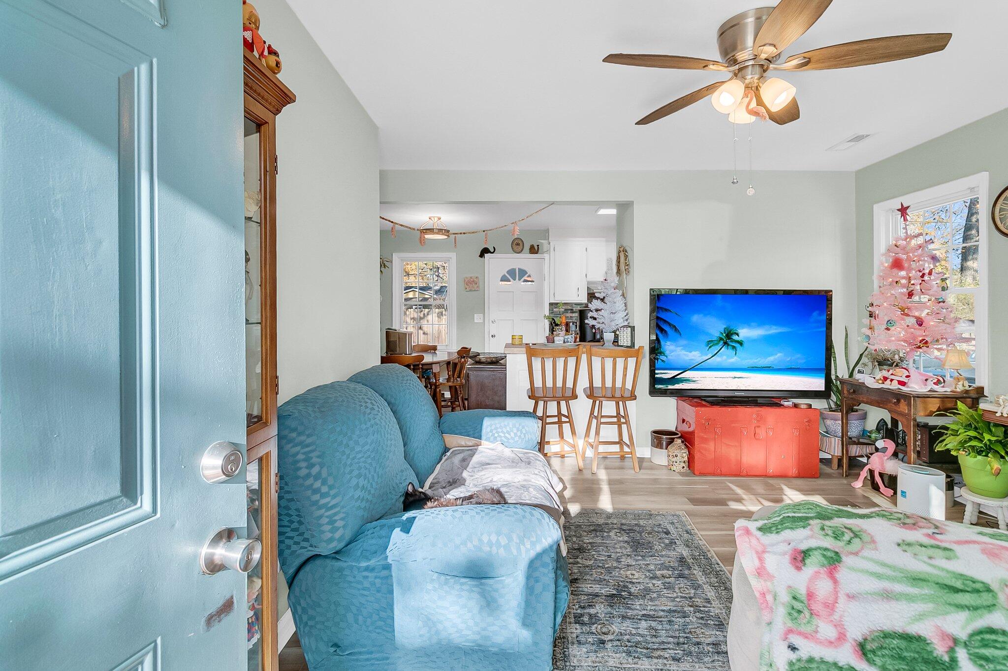 107 Dorchester Manor Boulevard